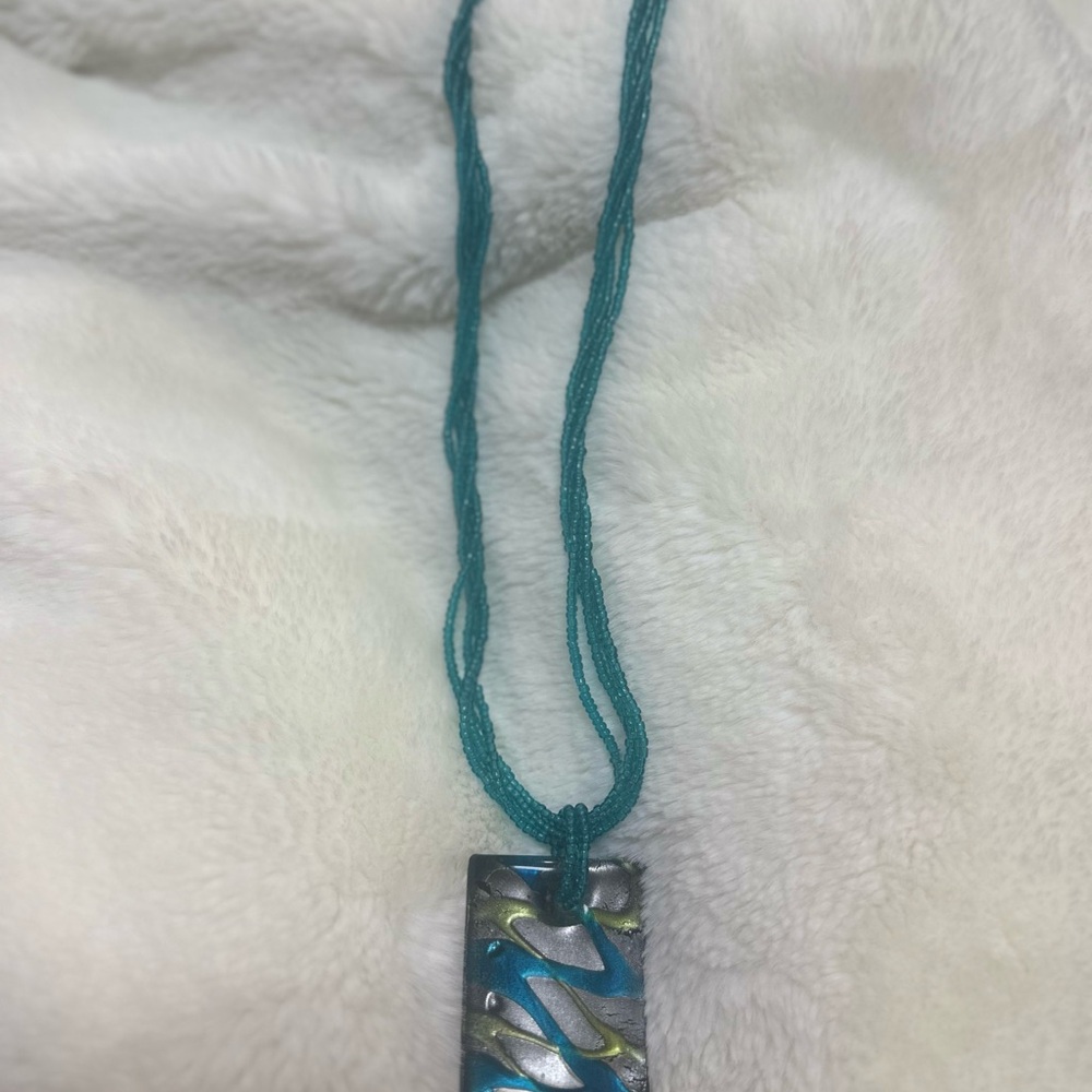 Stone Blue and Sliver Necklace 18” chain - Picture 4 of 4